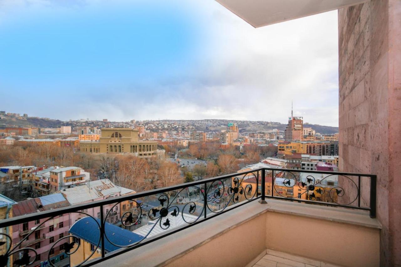 2 Bedroom Apartment With A Great View Yerevan Exterior photo